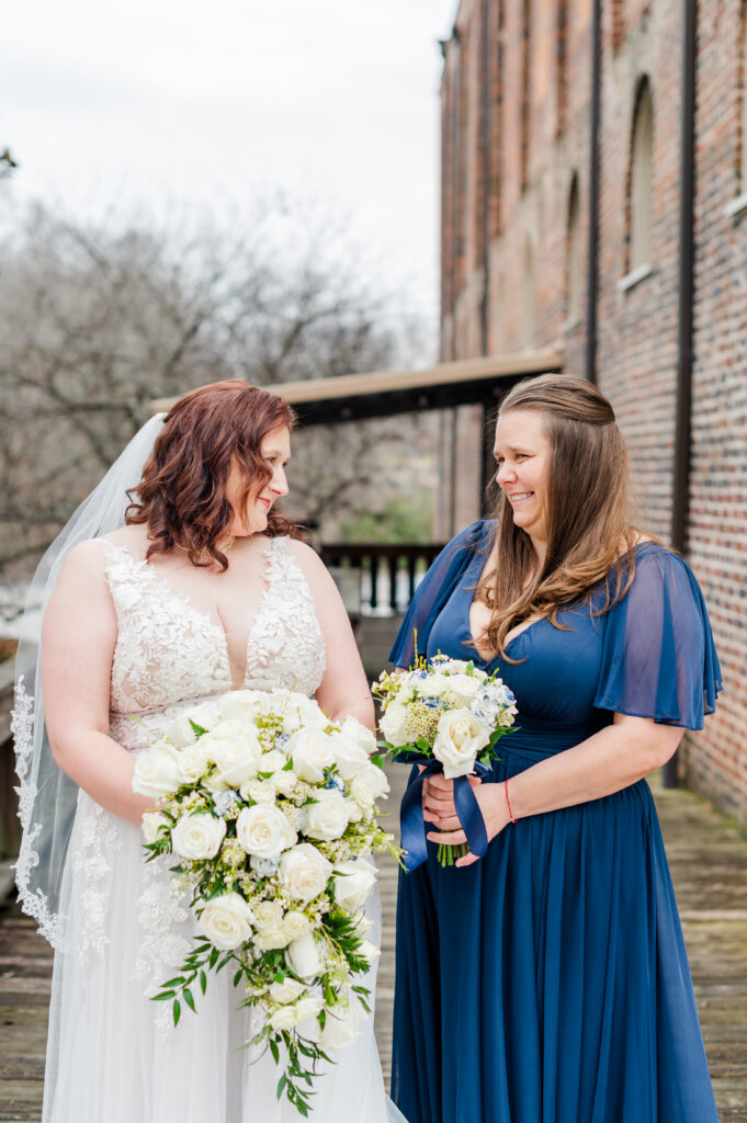 bridesmaids in navy blue dresses