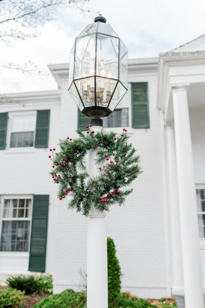 wreath on lampost