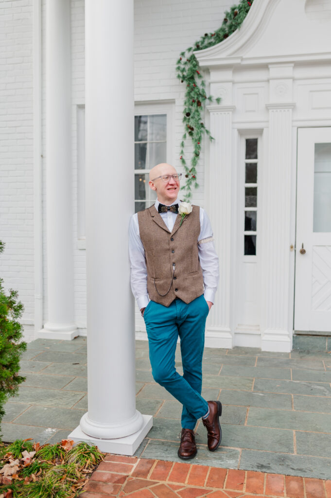 bride and groom in front of oakdale inn in martinsville virginia