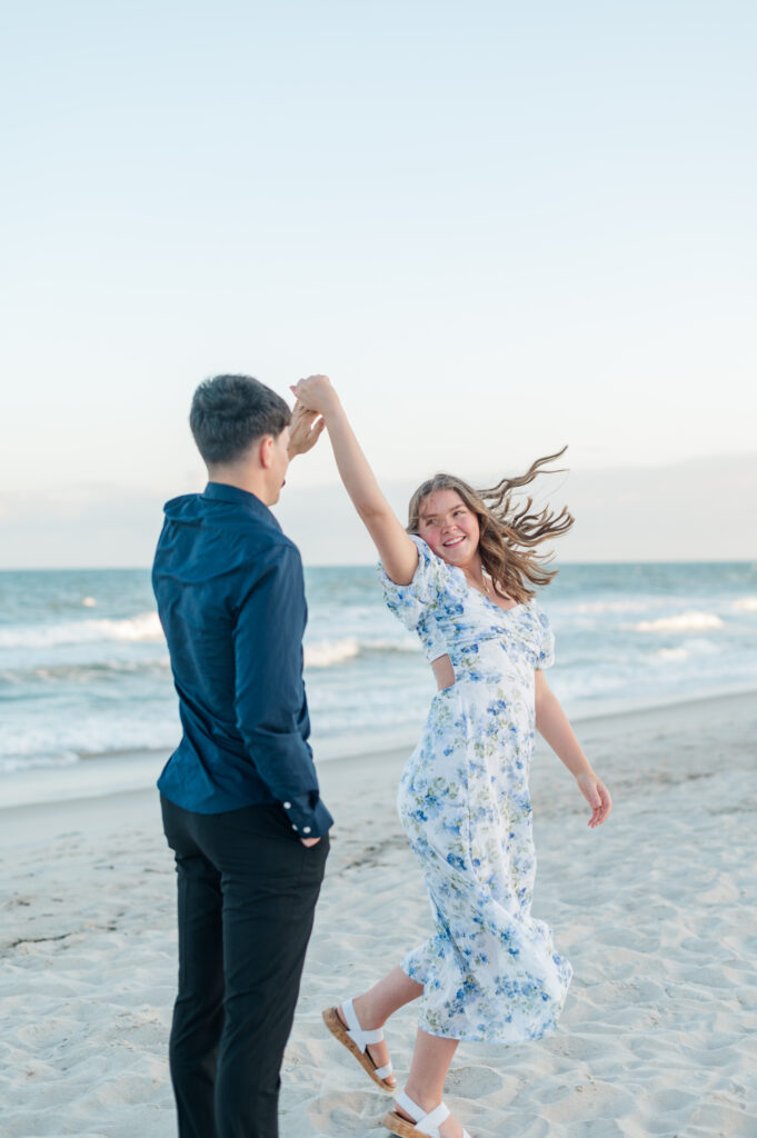 couple dancing at topsail beach