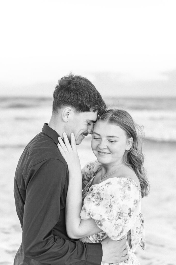 couple posing at topsail beach