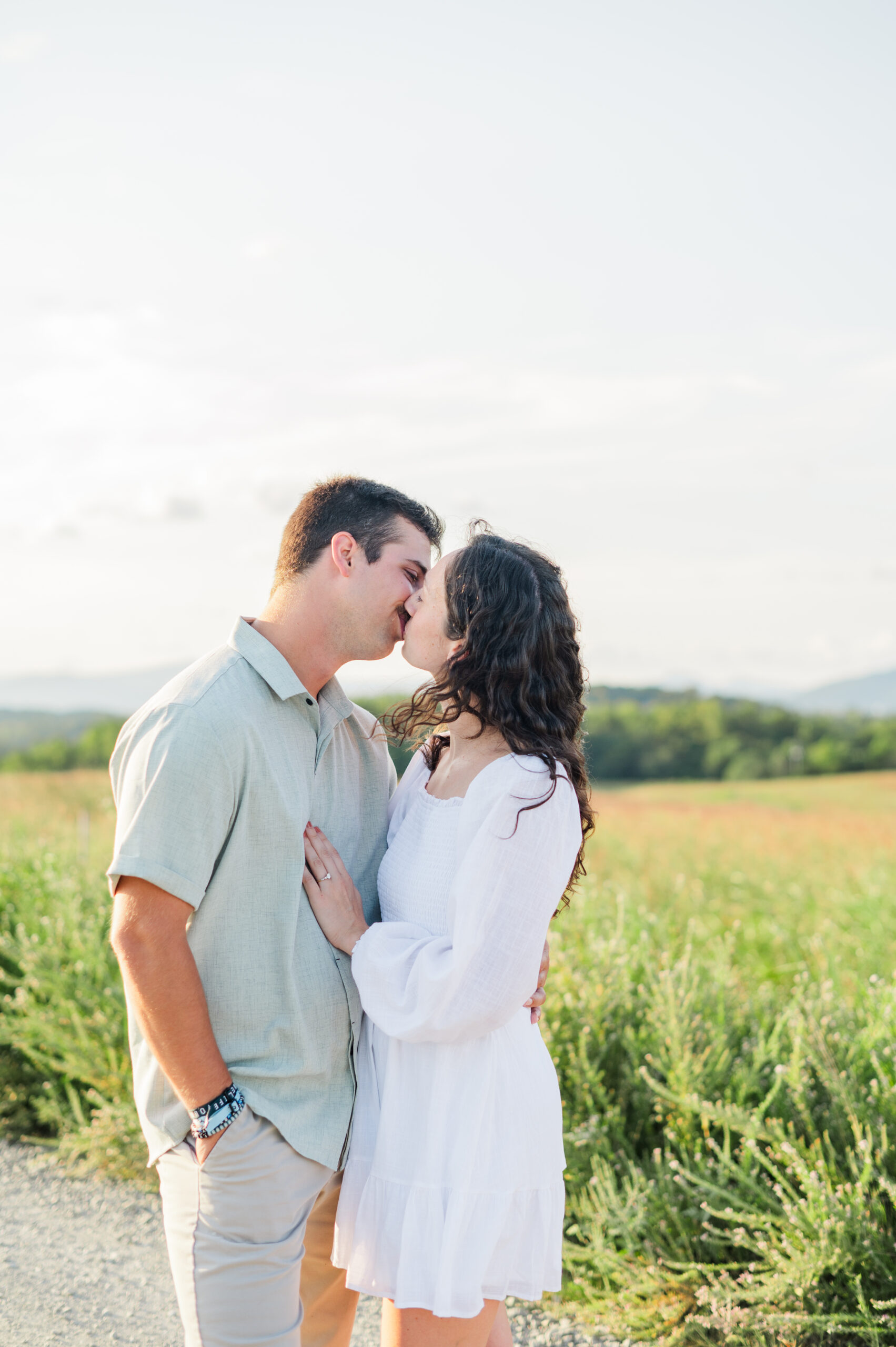 engagement photos kissing