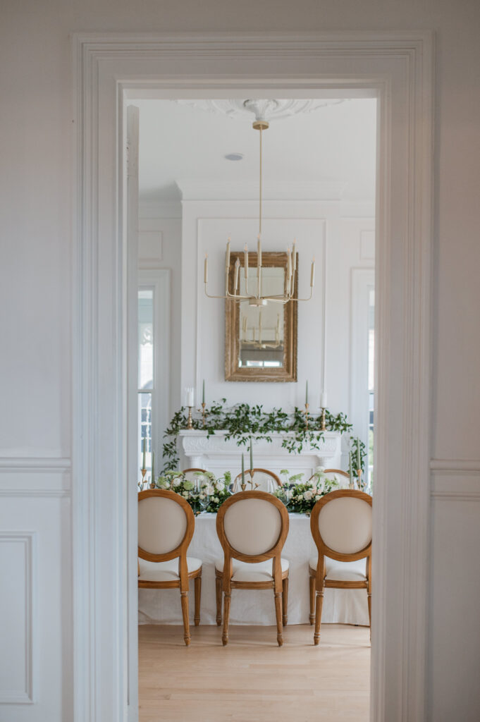 The Crest dining room 