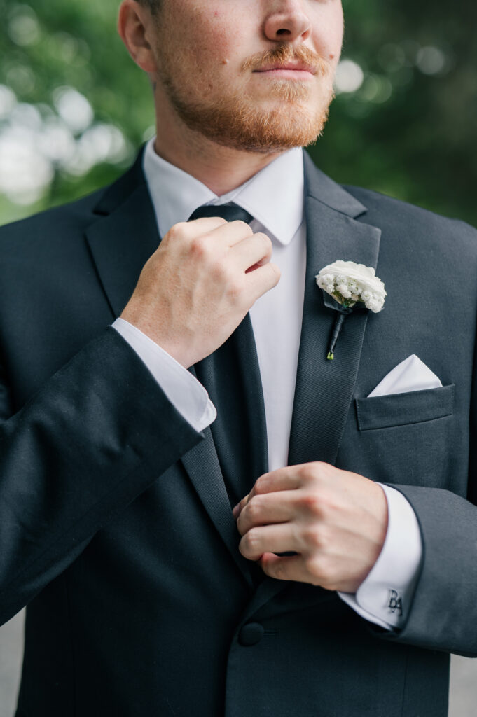 groom portraits