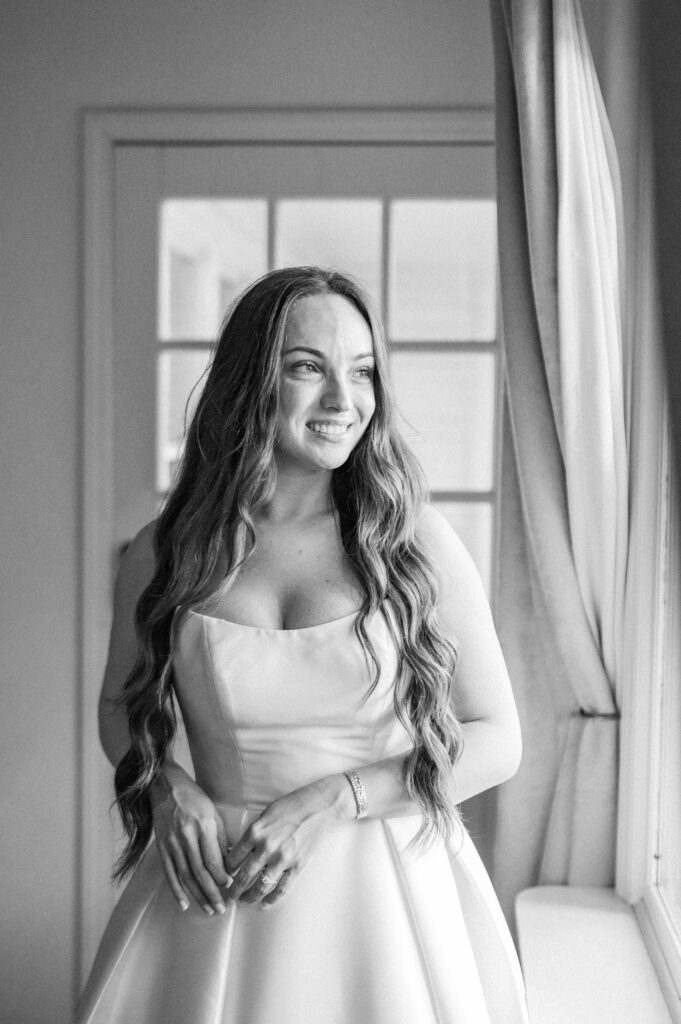 bride indoor portraits