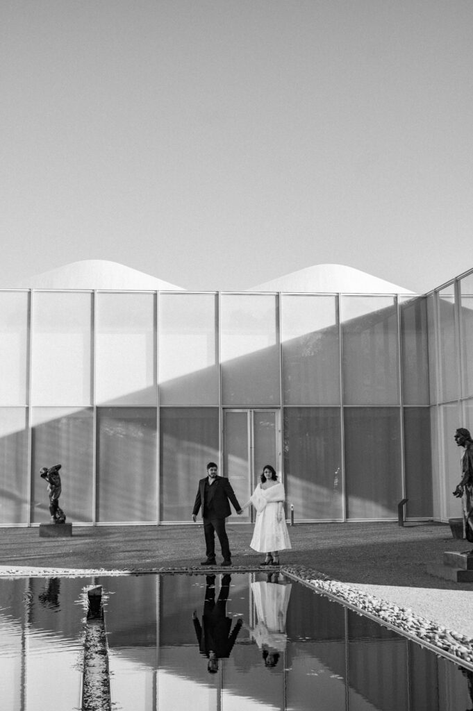 elopement at the north carolina museum of art b/w