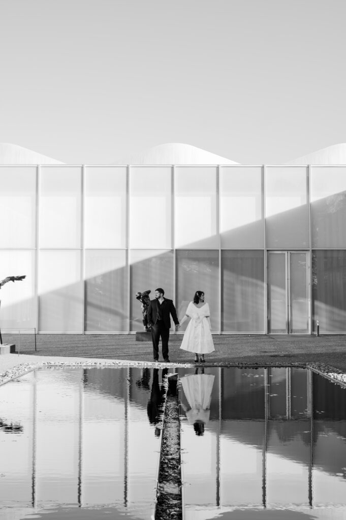 elopement at the north carolina museum of art b/w