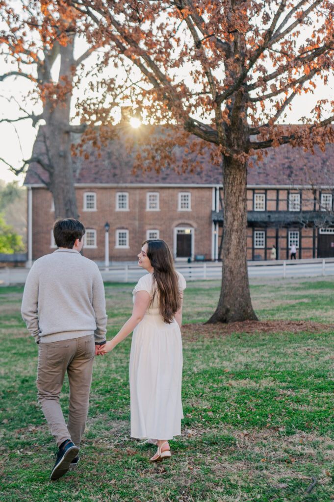 Engagement photo pose ideas